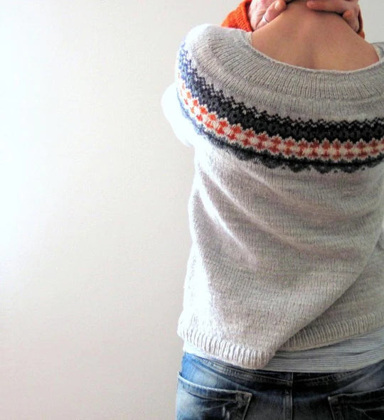 Grå sweater i boho-stil - Veraz