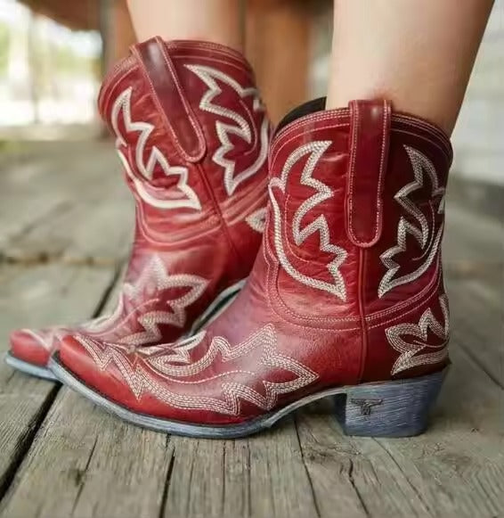 Broderede PU Læder Højhælede Cowboystøvler til Kvinder | Forårs Kollektion - Karinine