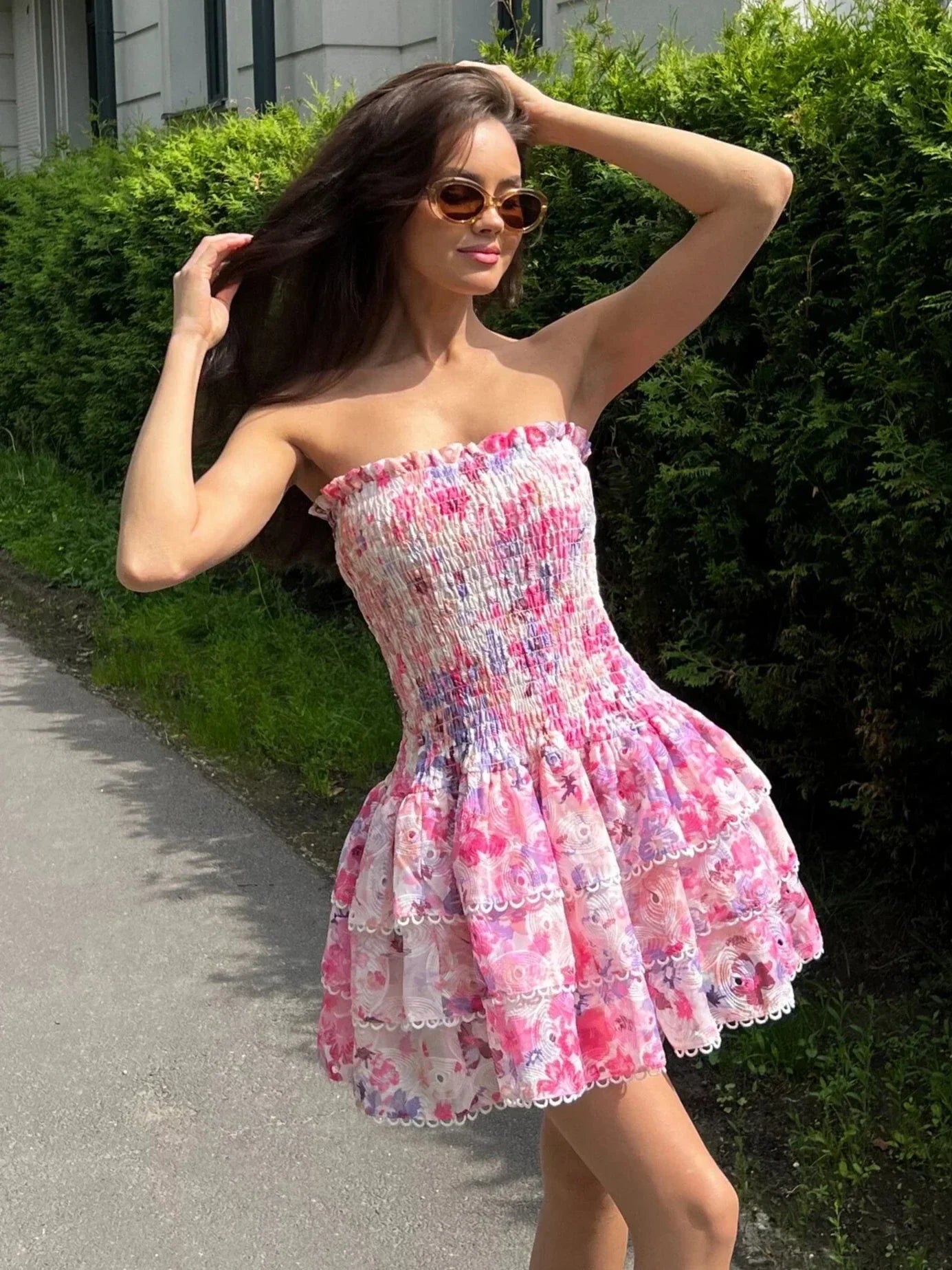 Lagdelt Ruffle Mini Tube Kjole - Sommer og Forår - Vaneca