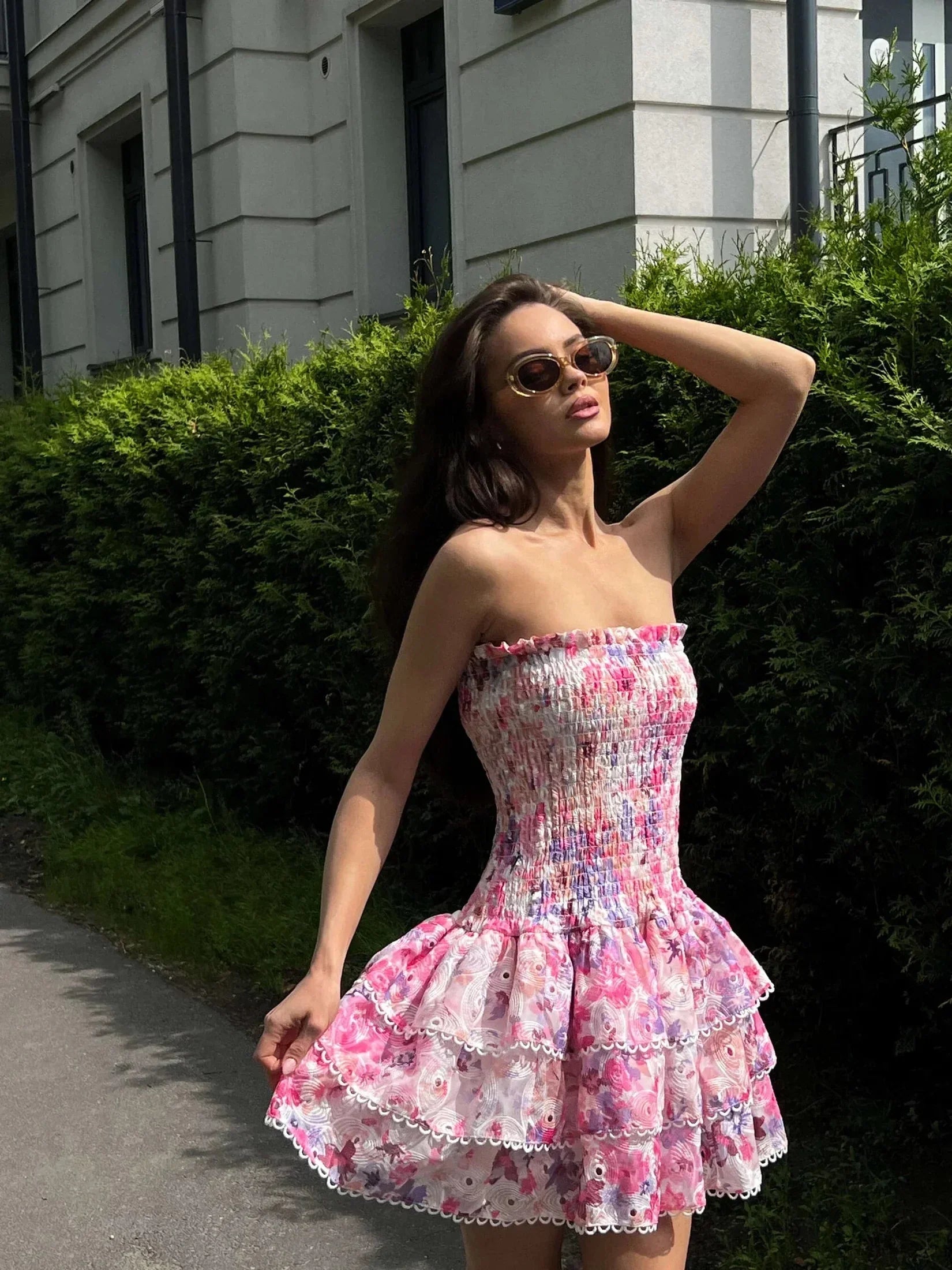 Lagdelt Ruffle Mini Tube Kjole - Sommer og Forår - Vaneca