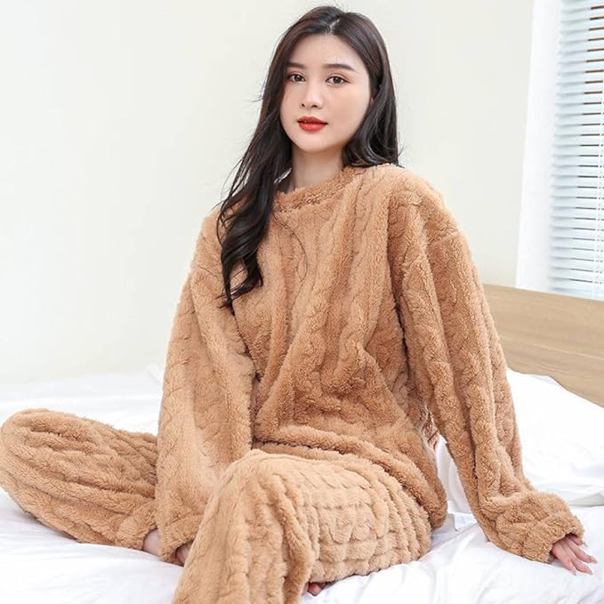Pyjamassæt lavet af blød fleece - Renda
