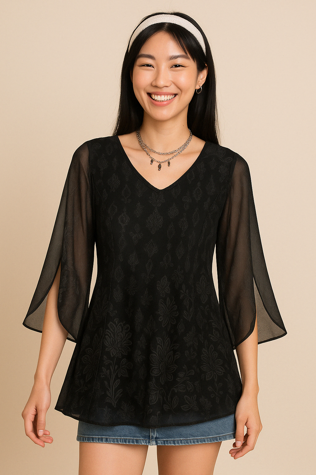 Blomstret Jacquard bluse med V-hals og gennemsigtige split-klokkeærmer - Ivona