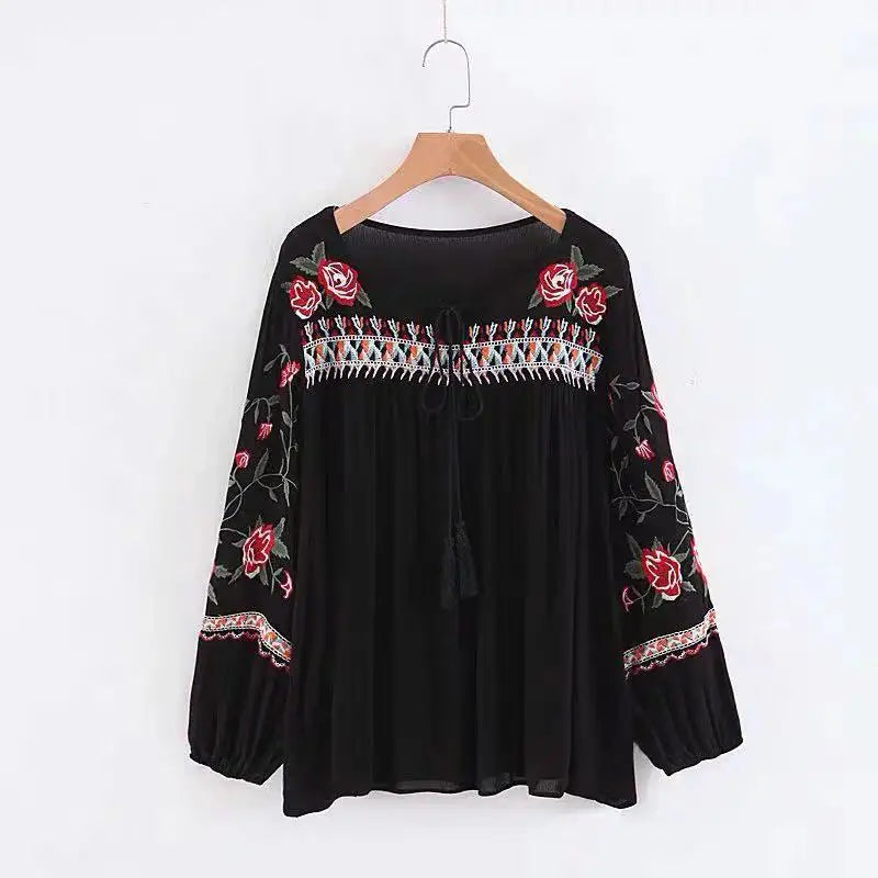 Boho broderet bluse med ballonærmer og kvast bindeudskæring - Werono