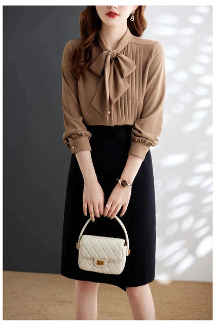 Camellia | Elegant bluse med knapsløjfe