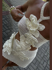 Kort Strikkjole med 3D Blomster til Sommer – Unikt og Stilfuldt Design - Florinda