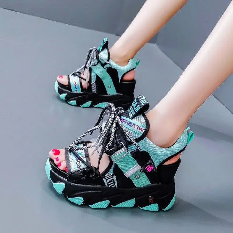 Chunky Neon-sandaler med høj platform og sporty detaljer - Preema