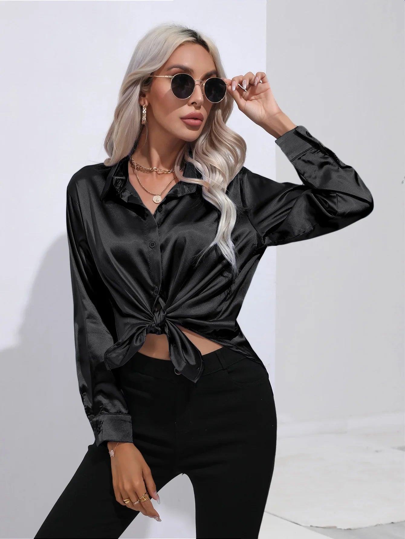 Elegant Satinbluse med V-udskæring og Lange ærmer | Dame Business look - Luzmey