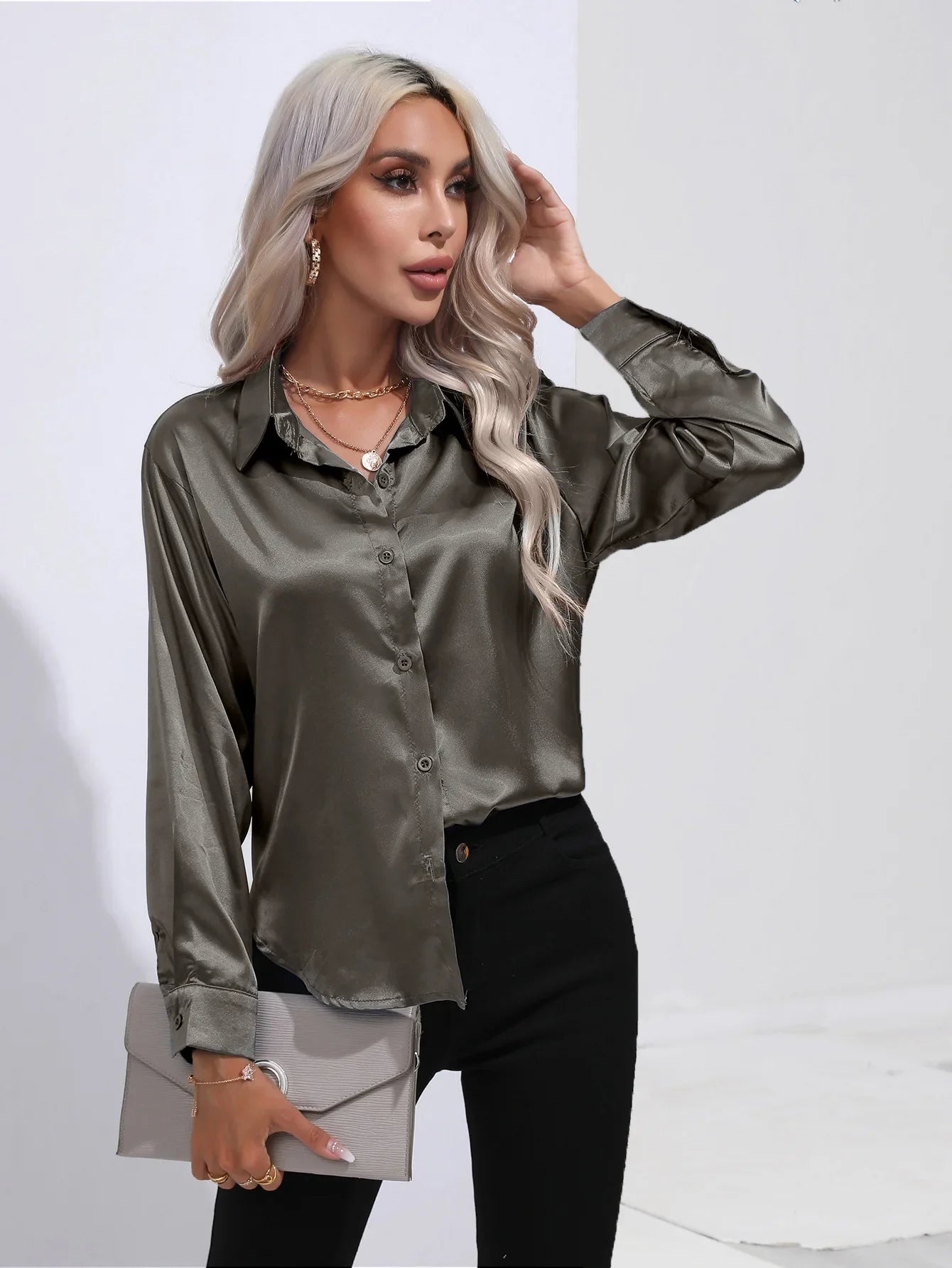 Elegant Satinbluse med V-udskæring og Lange ærmer | Dame Business look - Luzmey
