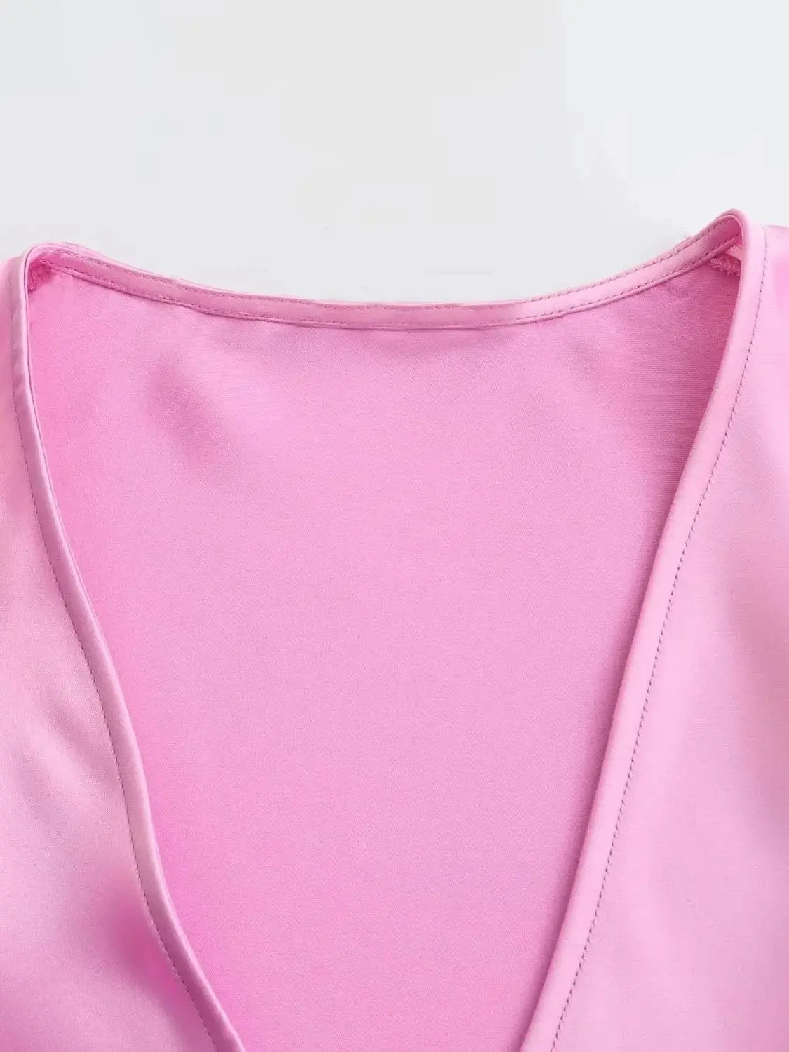 Elegant Damebluse Lavet af Satinsilkestof | Business-og Aftentøj - Tehila