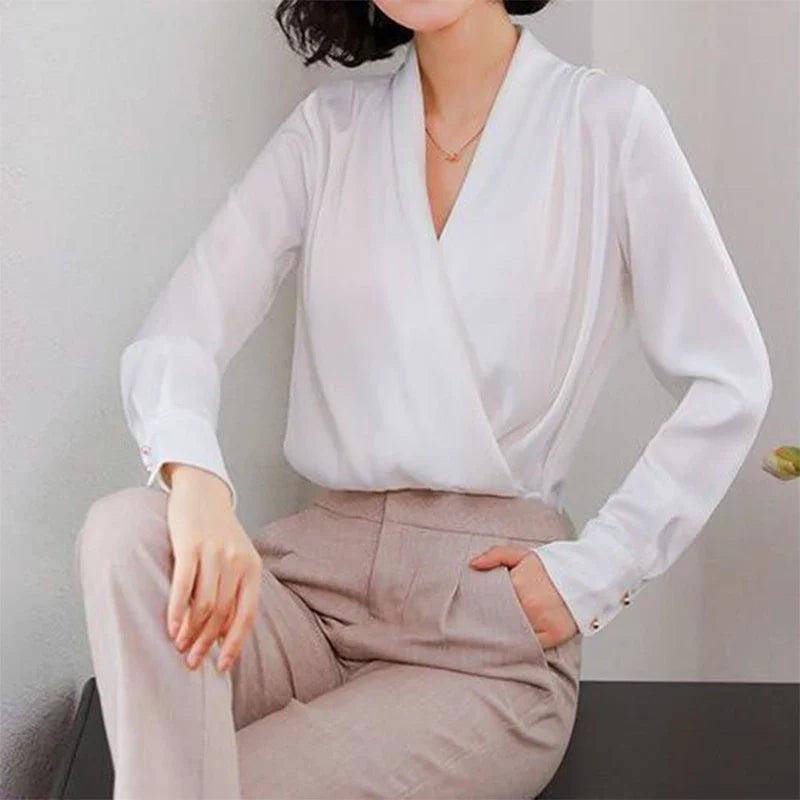 Elegant Satinbluse med V-udskæring til Kontor og Aften - Romina