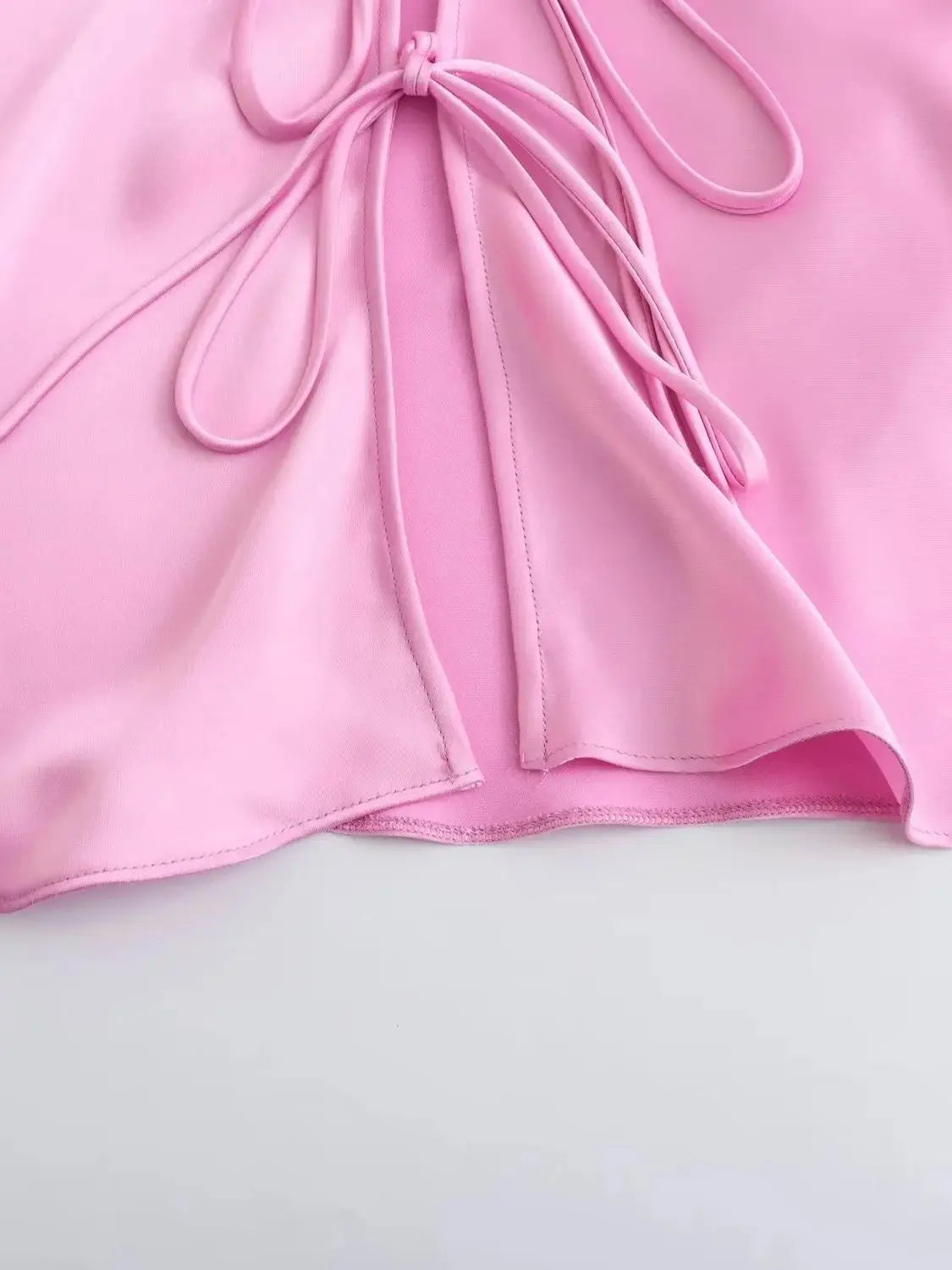 Elegant Damebluse Lavet af Satinsilkestof | Business-og Aftentøj - Tehila