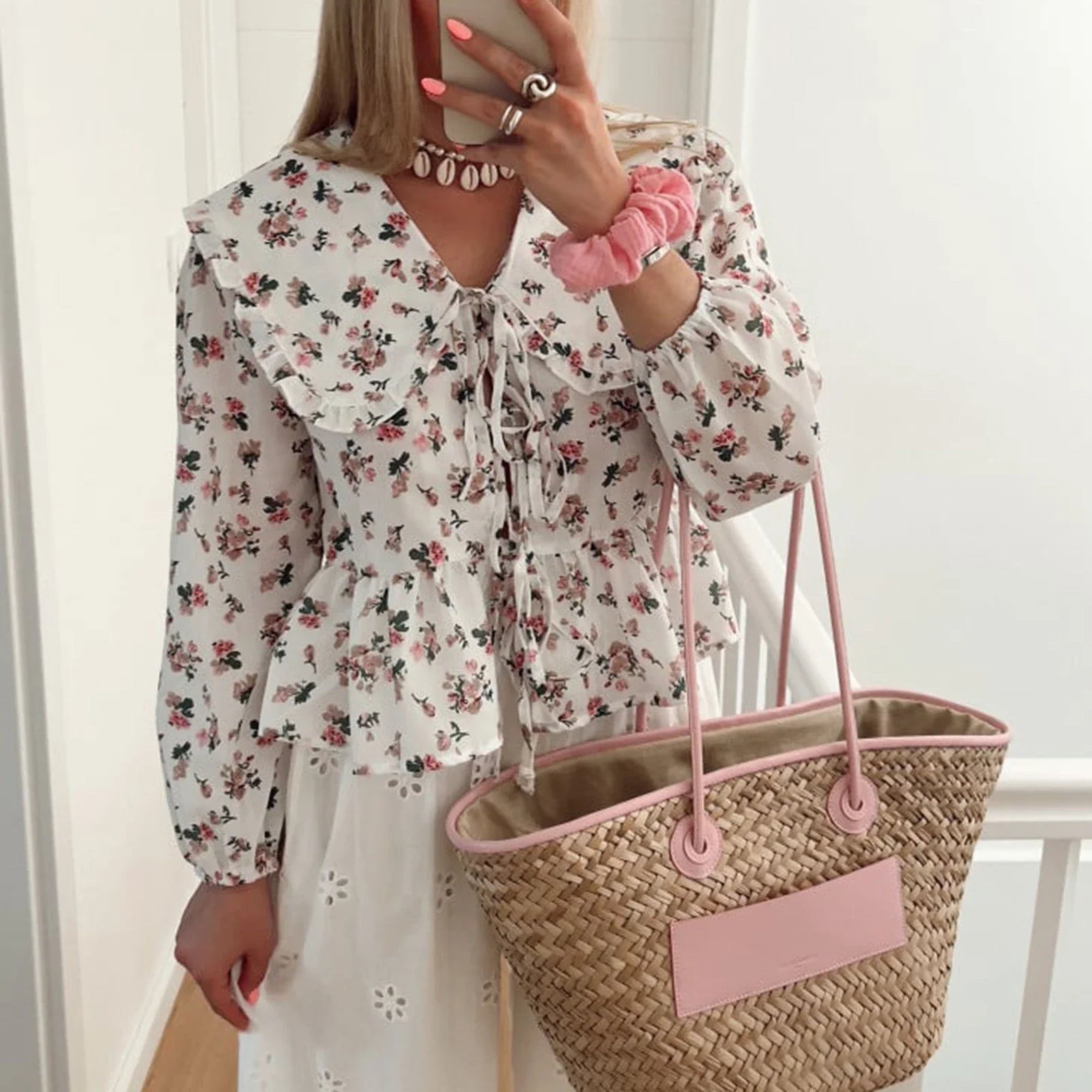 Blomstret Bluse i Babydoll-Stil- Babbas