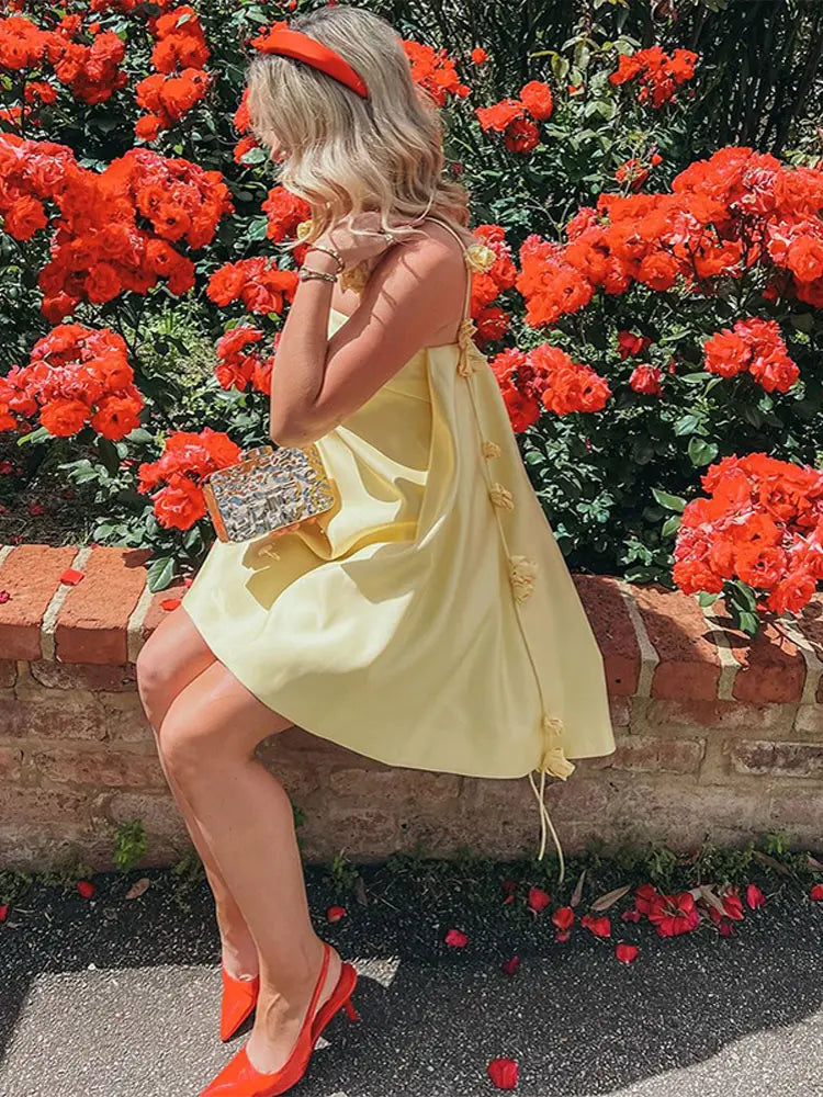 Kort Kjole til Kvinder med 3D-blomster – Romantisk og Trendy - Flaviz