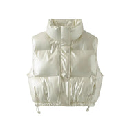 Cropped quiltet vest med høj krave i metallisk look til kvinder | Sylvienna