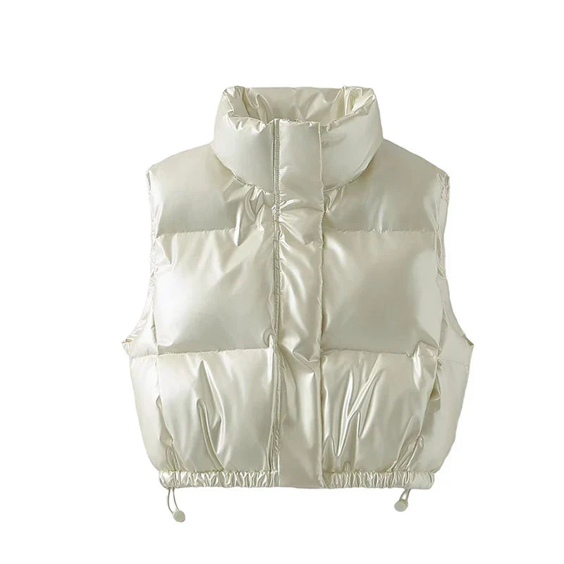 Cropped quiltet vest med høj krave i metallisk look til kvinder | Sylvienna