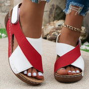 Stilfulde Tofarvede Kilesandaler - Carlotta