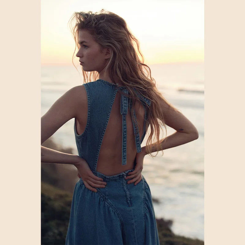 Kvindekjole i Denim med åben Ryg – Casual Stil - Carlottaz