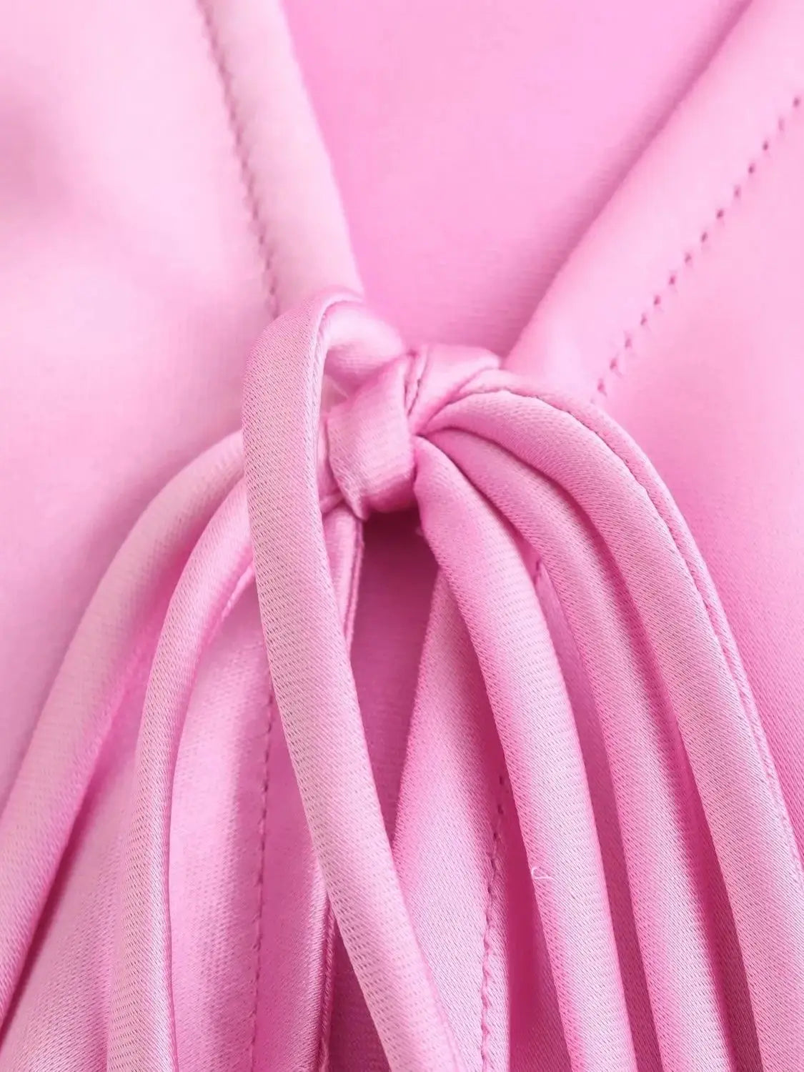 Elegant Damebluse Lavet af Satinsilkestof | Business-og Aftentøj - Tehila