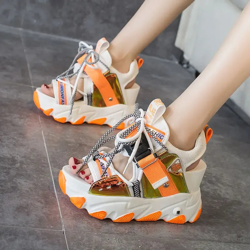 Chunky Neon-sandaler med høj platform og sporty detaljer - Preema