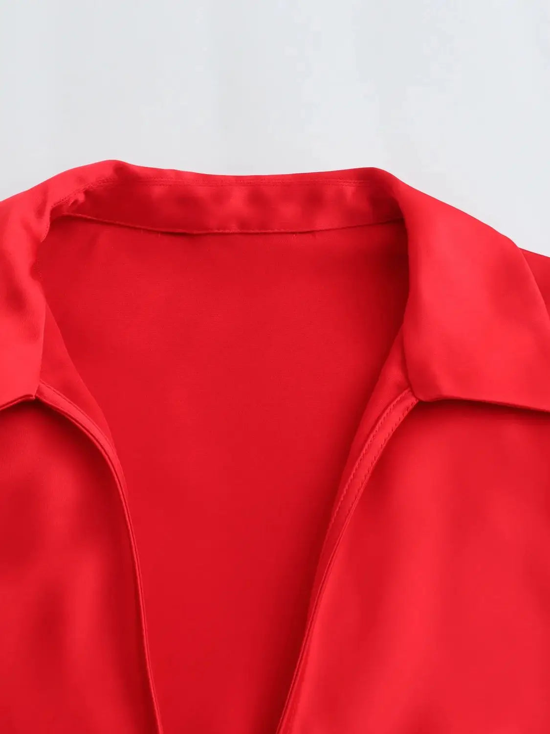 Elegant Damebluse Lavet af Satinsilkestof | Business-og Aftentøj - Tehila