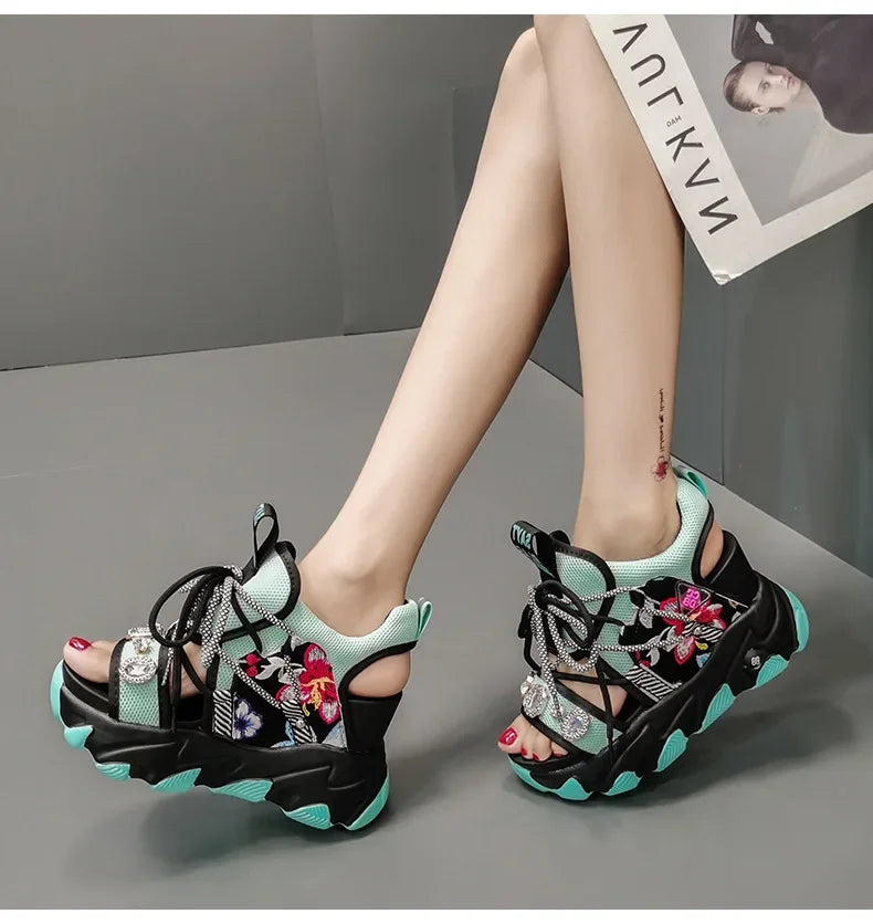 Chunky Neon-sandaler med høj platform og sporty detaljer - Preema