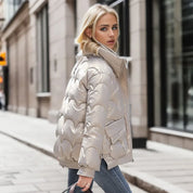 Bufferjakke med kurvet mønster med metallisk look til kvinder | Marshell