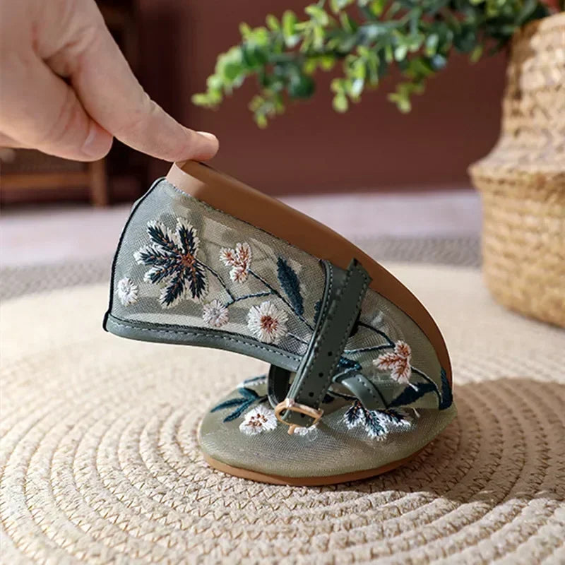 Broderede blomster ballerinaer med rem og gennemsigtig overdel - Helmana