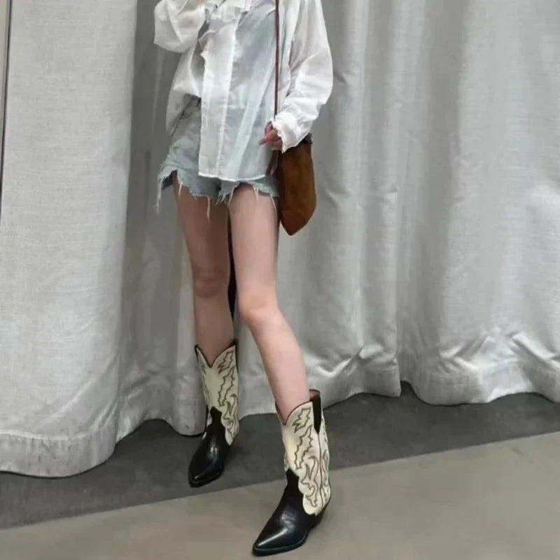 Moderigtige Vintage Slip-on Cowboystøvler med Western Stil Broderi til Kvinder - Afradie