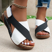 Stilfulde Tofarvede Kilesandaler - Carlotta