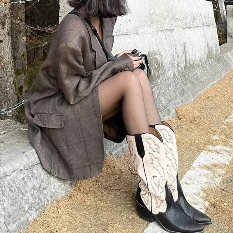 Moderigtige Vintage Slip-on Cowboystøvler med Western Stil Broderi til Kvinder - Afradie