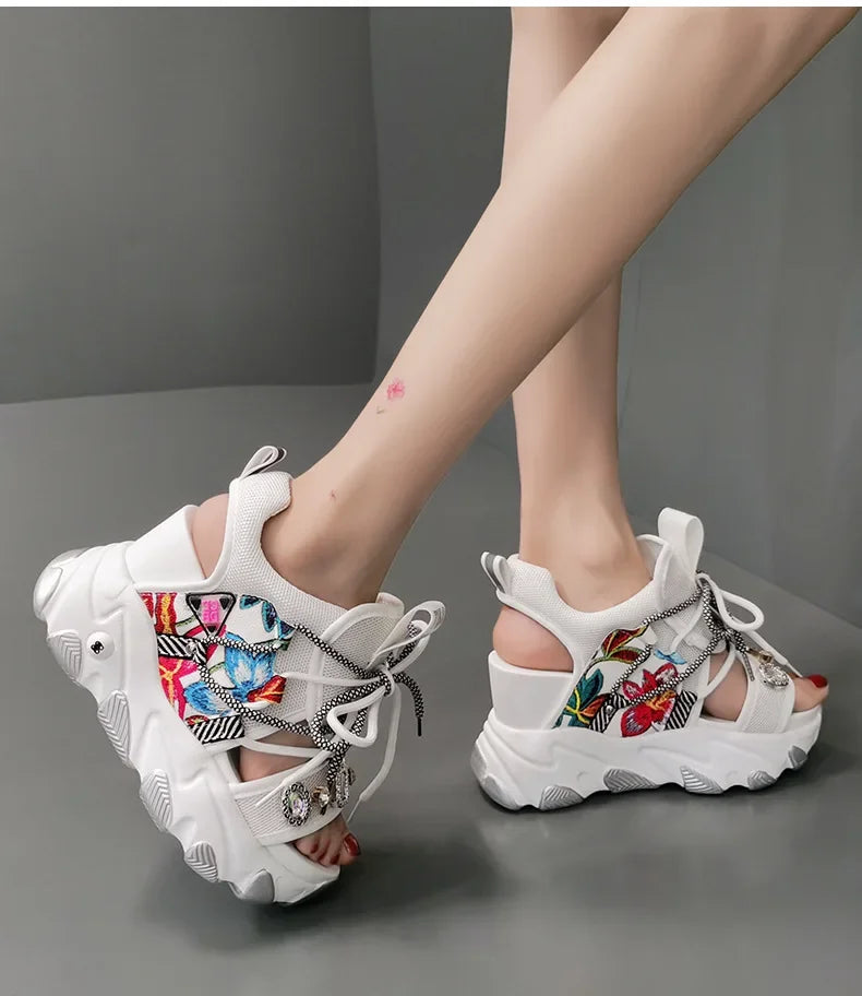 Chunky Neon-sandaler med høj platform og sporty detaljer - Preema