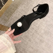 Flade sandaler med perledekoration - Mora