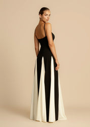 Lang elegant kjole i sort og hvidt design - Lunas