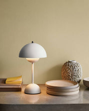 Bordlampe i retro skærmdesign - Brilight