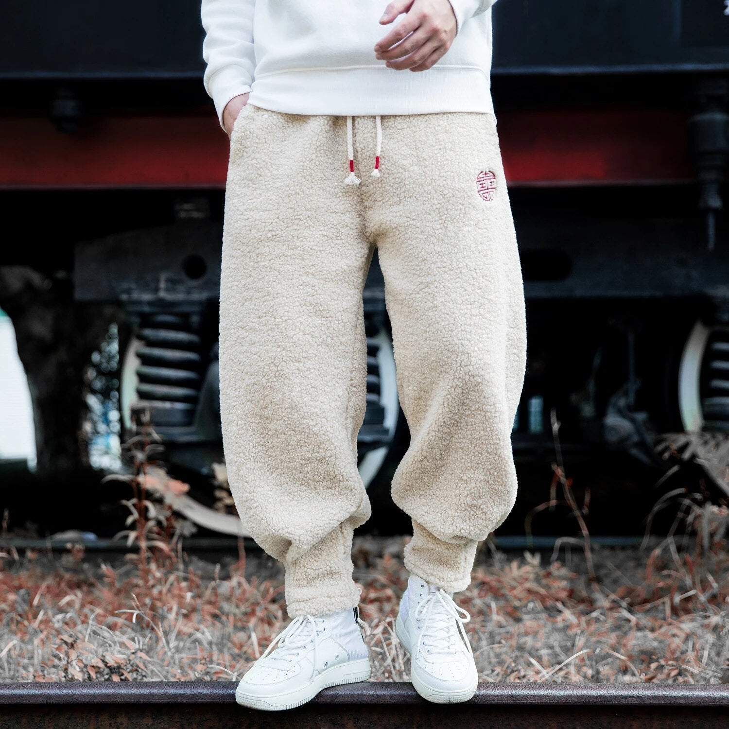 gI0NFoe4Autumn-Winter-Fashion-Fleece-Thick-Casual-Harem-Pants-Plus-Size-Jogging-Pants-Harajuku-Embroidery-Trousers-Men_1800x1800_43056161-bfc9-4a0a-a9dc-3e9c0e7d63cb.jpg
