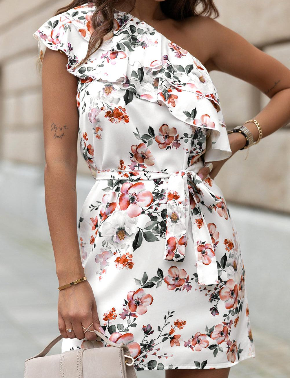 gerafelde-schouderjurk-met-hoge-taille-floral-dresses-jurkjes-co-1.jpg