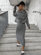 Todelt sæt bestående af en langærmet crop top og en ærmeløs kjole | Chaaron